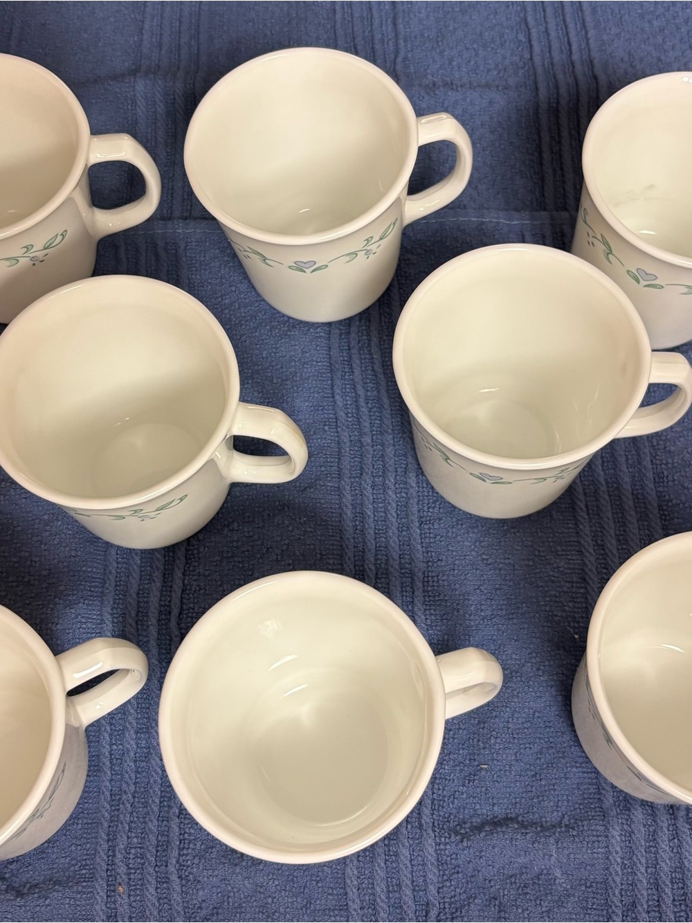 Corelle “Country Cottage” set of 8 Cups w/Blue Hearts/Leaf Design 8oz 3 1/2”H